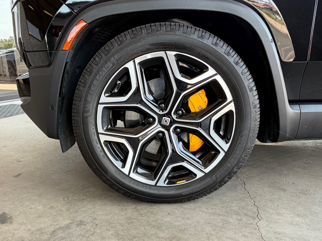 Photo 70 of this RIVIAN R1S