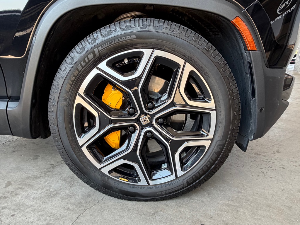 Photo 69 of this RIVIAN R1S