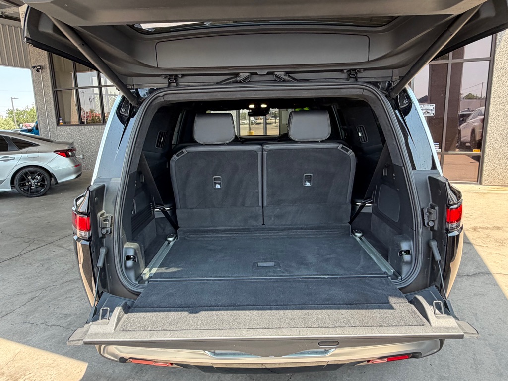 Photo 33 of this RIVIAN R1S