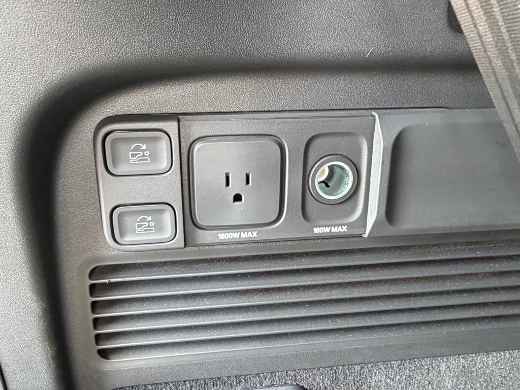Photo 38 of this RIVIAN R1S