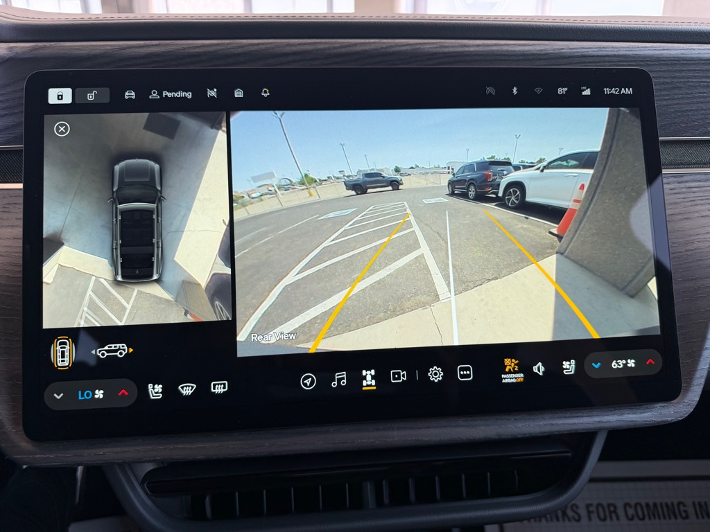 Photo 14 of this RIVIAN R1S