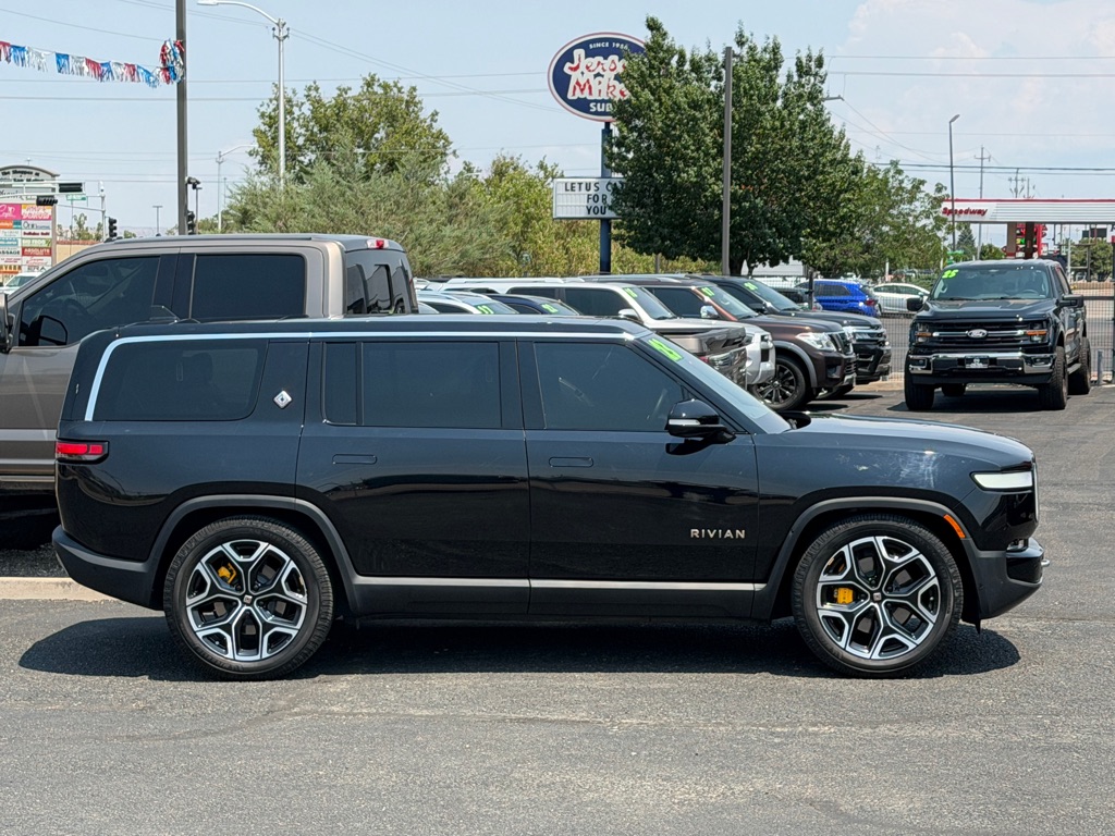 Photo 62 of this RIVIAN R1S