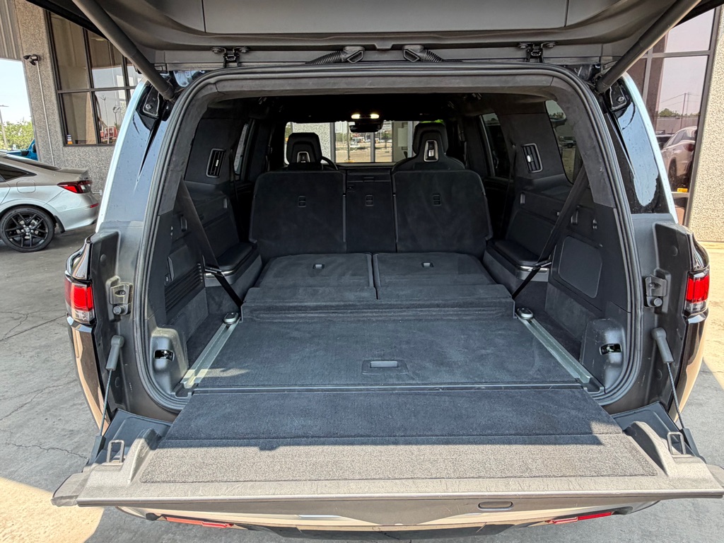 Photo 34 of this RIVIAN R1S