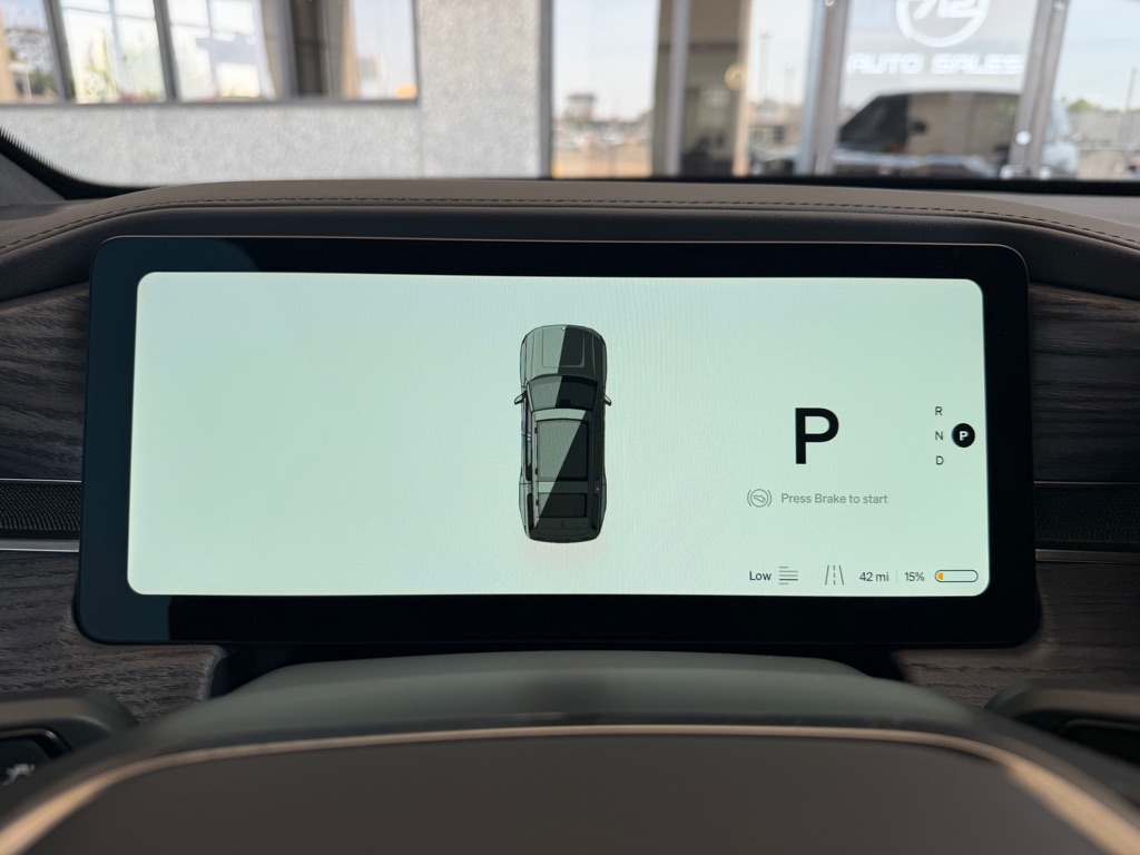 Photo 12 of this RIVIAN R1S