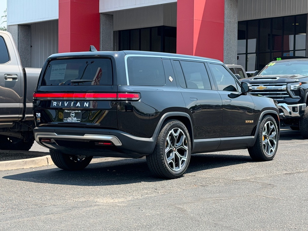 Photo 61 of this RIVIAN R1S