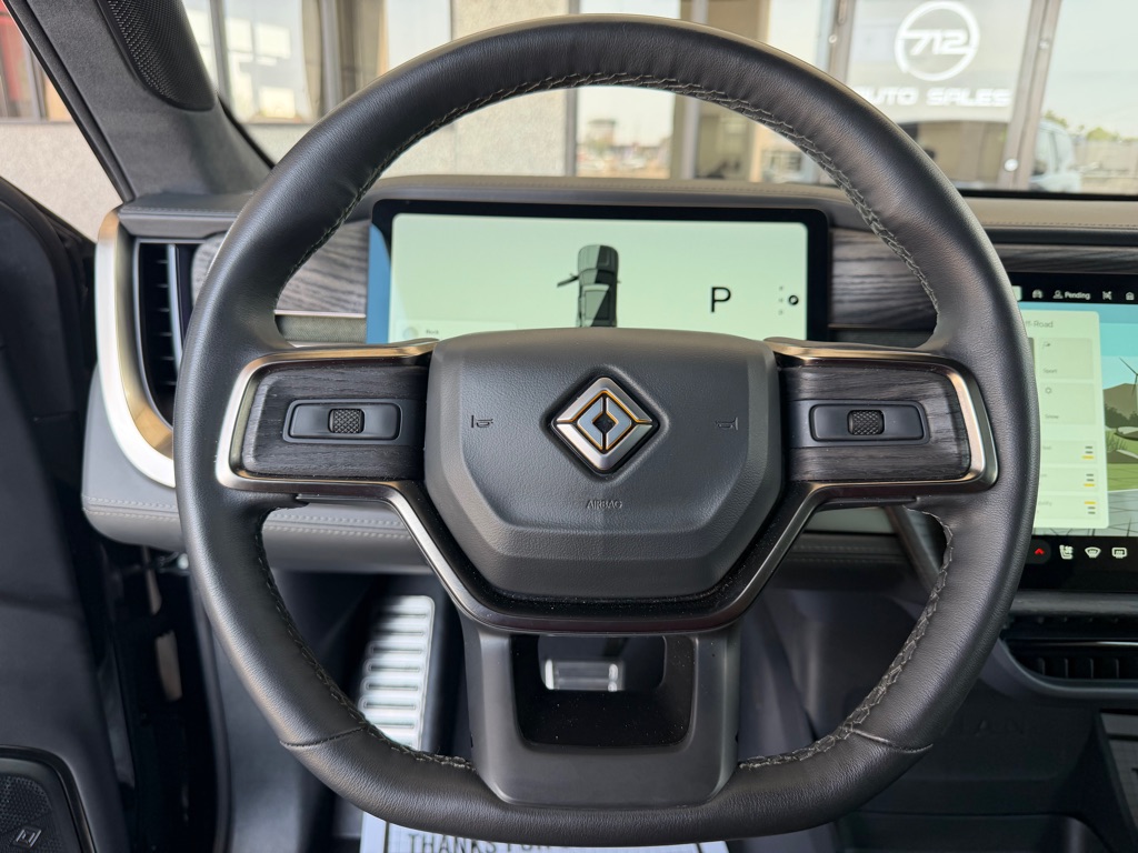 Photo 9 of this RIVIAN R1S