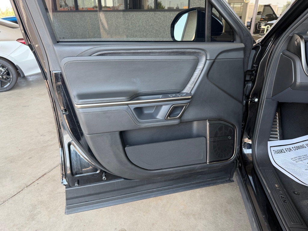 Photo 19 of this RIVIAN R1S