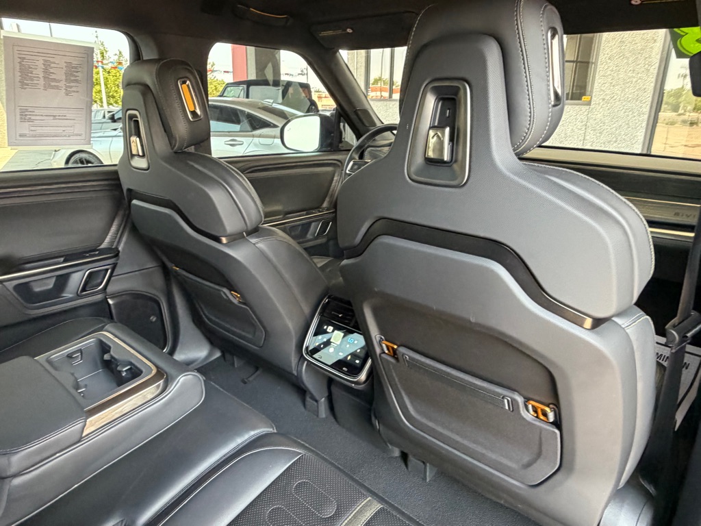 Photo 42 of this RIVIAN R1S