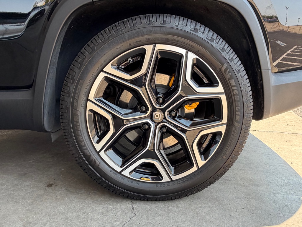 Photo 67 of this RIVIAN R1S