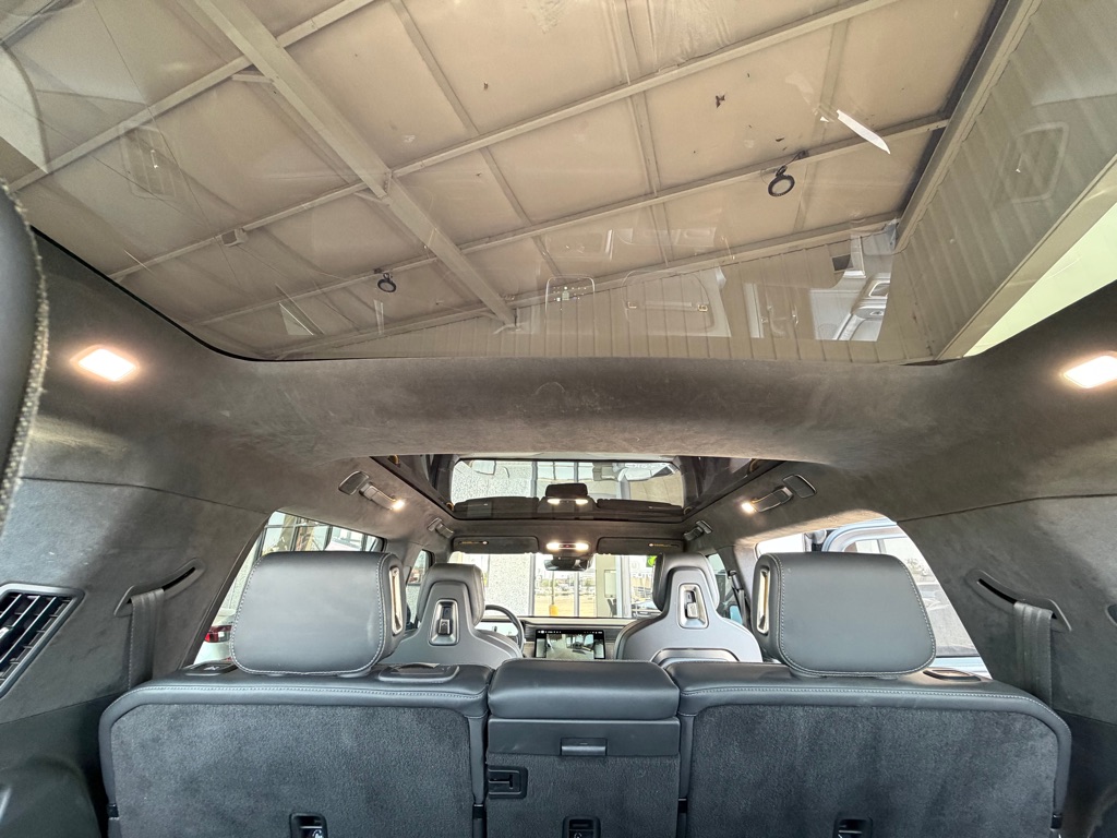 Photo 36 of this RIVIAN R1S