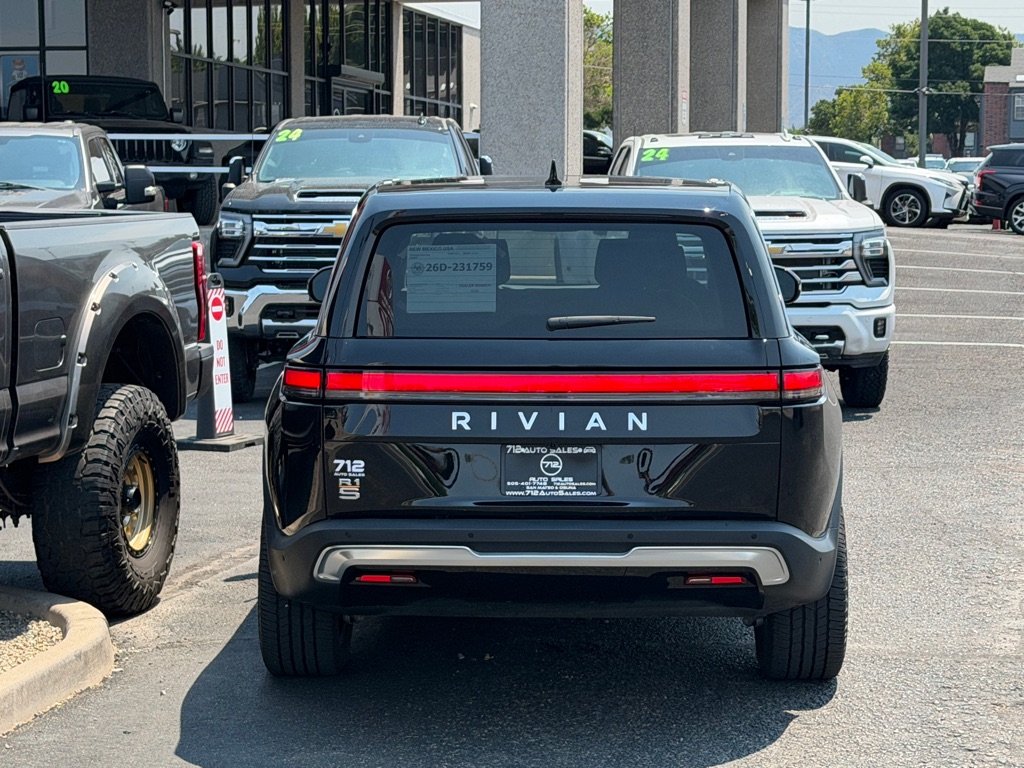 Photo 58 of this RIVIAN R1S