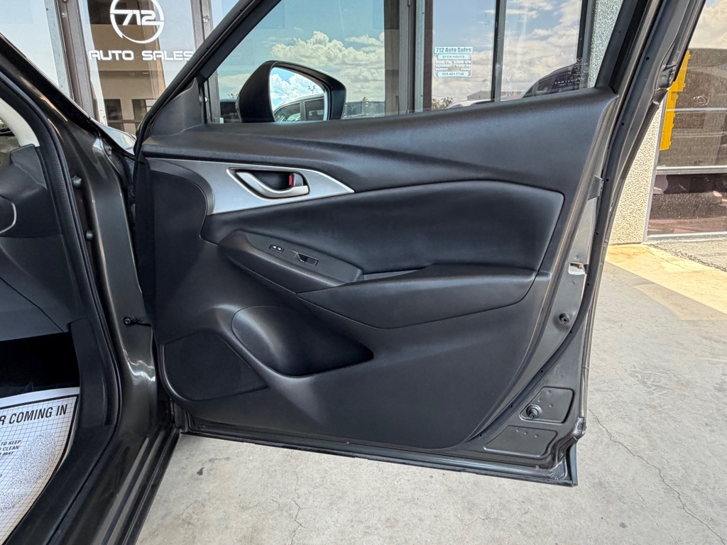 Photo 34 of this MAZDA CX-3