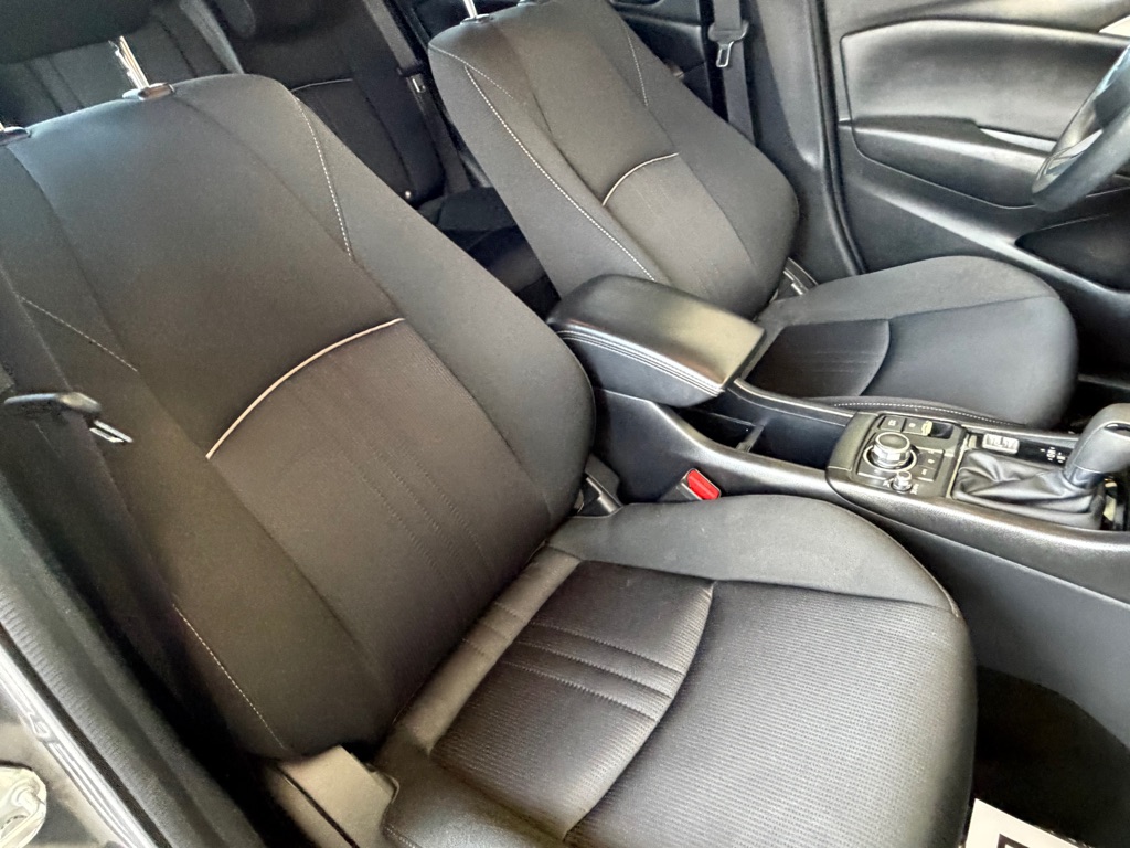 Photo 32 of this MAZDA CX-3