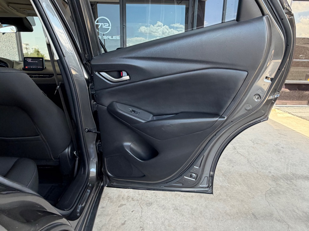 Photo 30 of this MAZDA CX-3