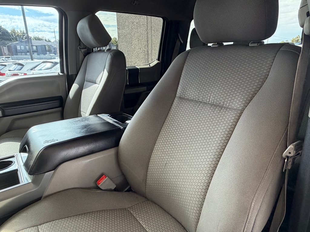 Photo 6 of this FORD F250