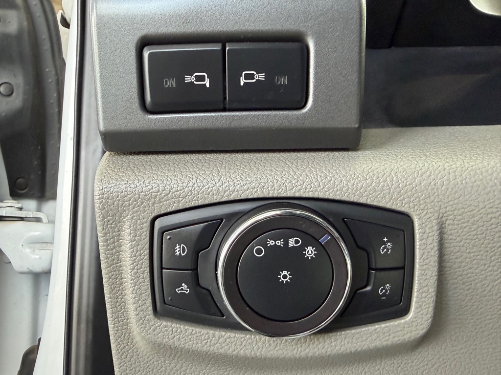 Photo 17 of this FORD F250