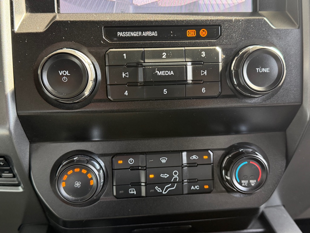 Photo 14 of this FORD F250