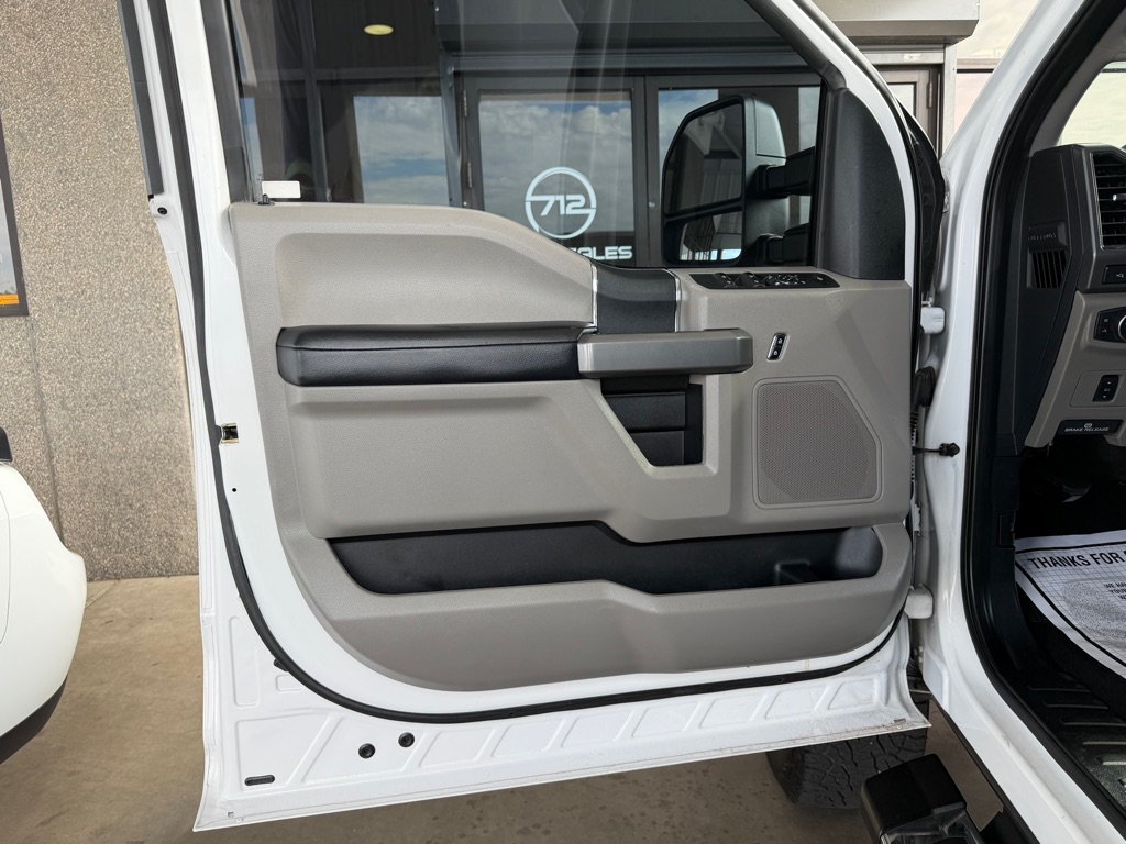 Photo 19 of this FORD F250