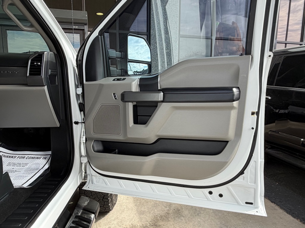 Photo 36 of this FORD F250