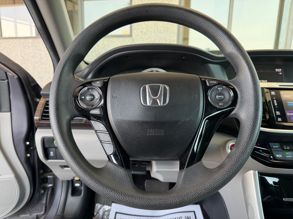Photo 8 of this HONDA ACCORD