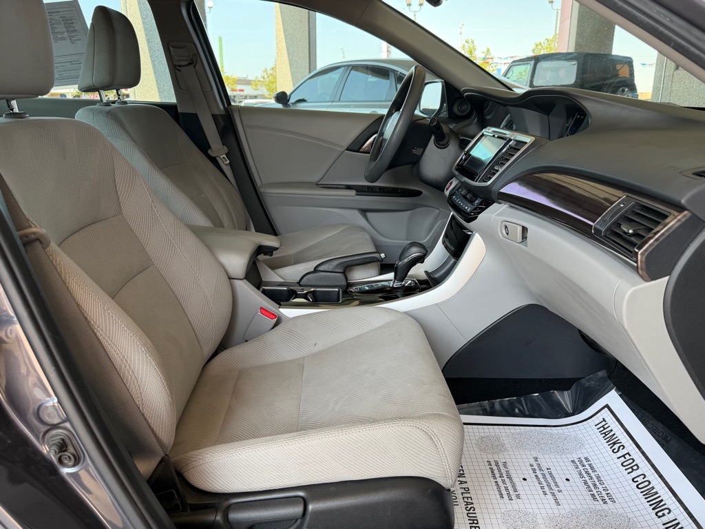 Photo 35 of this HONDA ACCORD