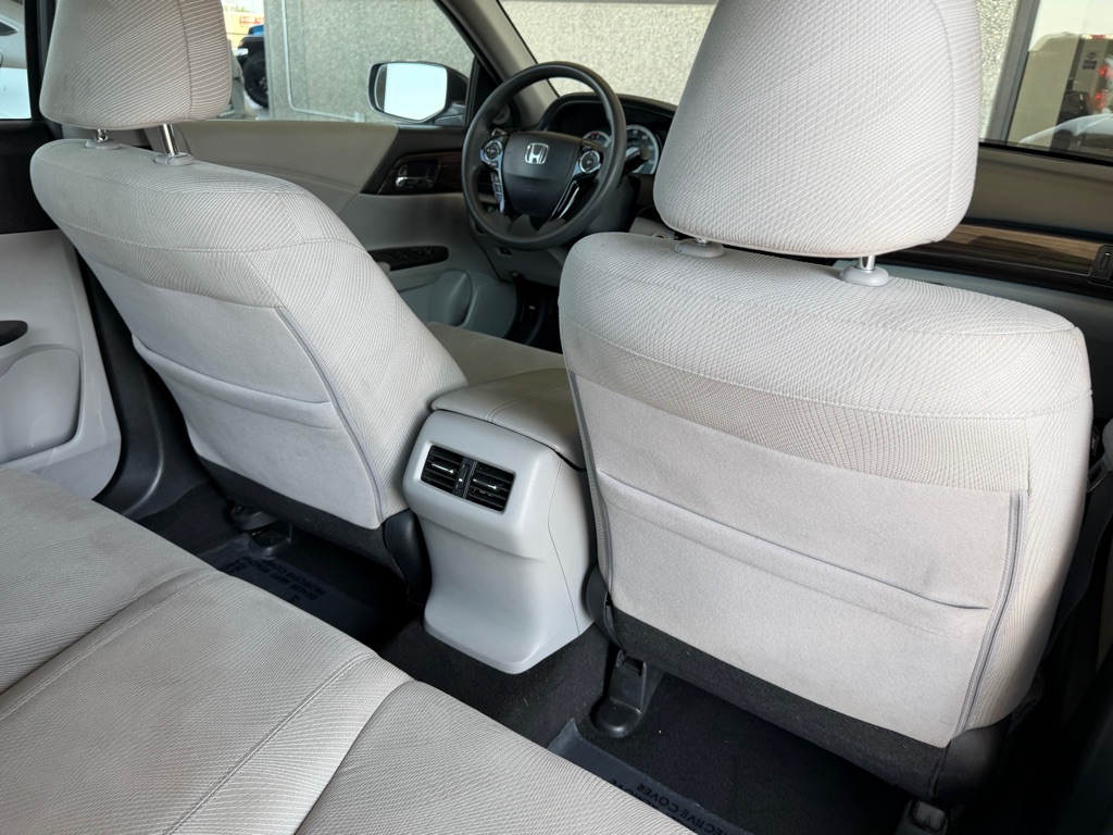 Photo 33 of this HONDA ACCORD