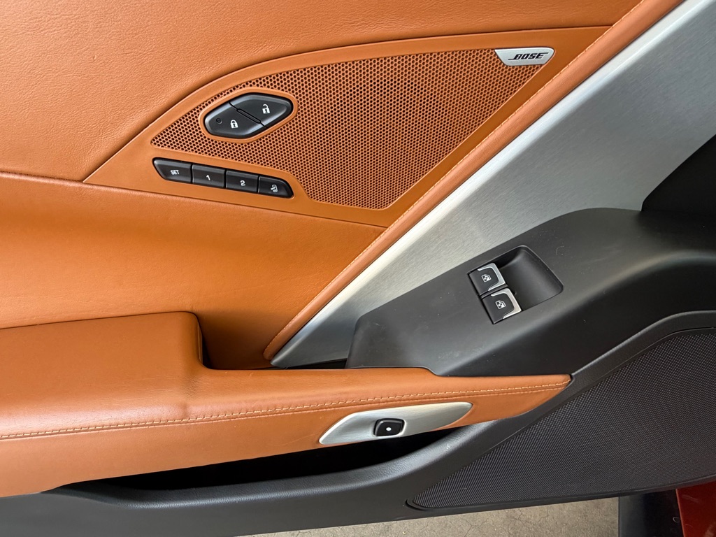 Photo 21 of this CHEVROLET CORVETTE