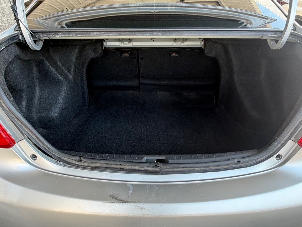 Photo 18 of this TOYOTA YARIS