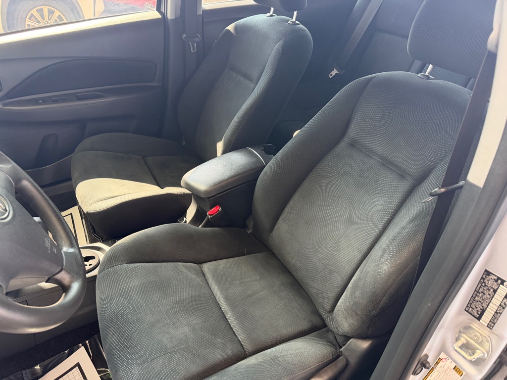Photo 6 of this TOYOTA YARIS