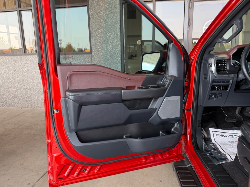 Photo 21 of this FORD F150