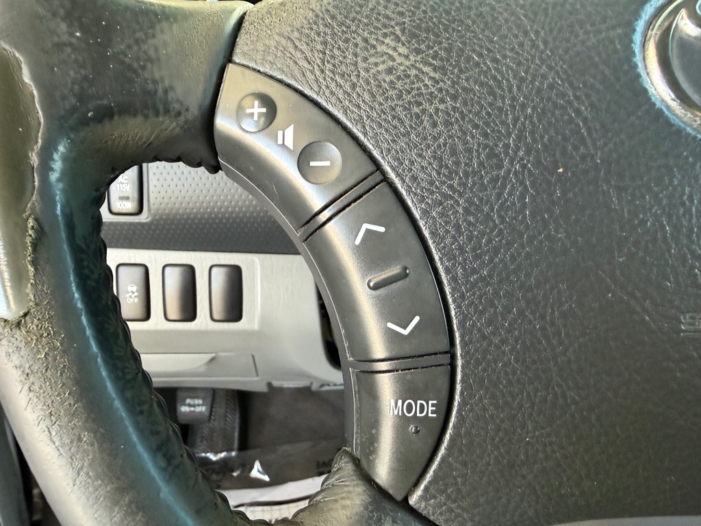 Photo 10 of this TOYOTA TACOMA