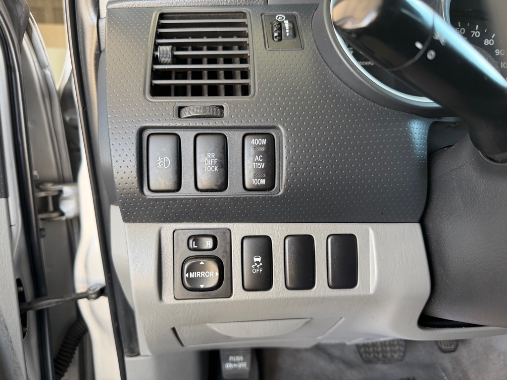 Photo 15 of this TOYOTA TACOMA