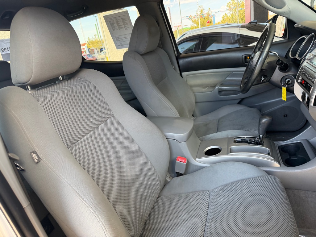 Photo 32 of this TOYOTA TACOMA