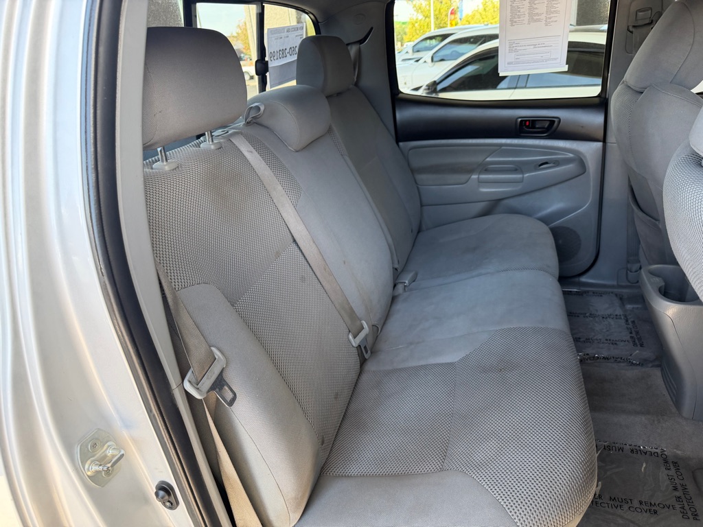 Photo 28 of this TOYOTA TACOMA