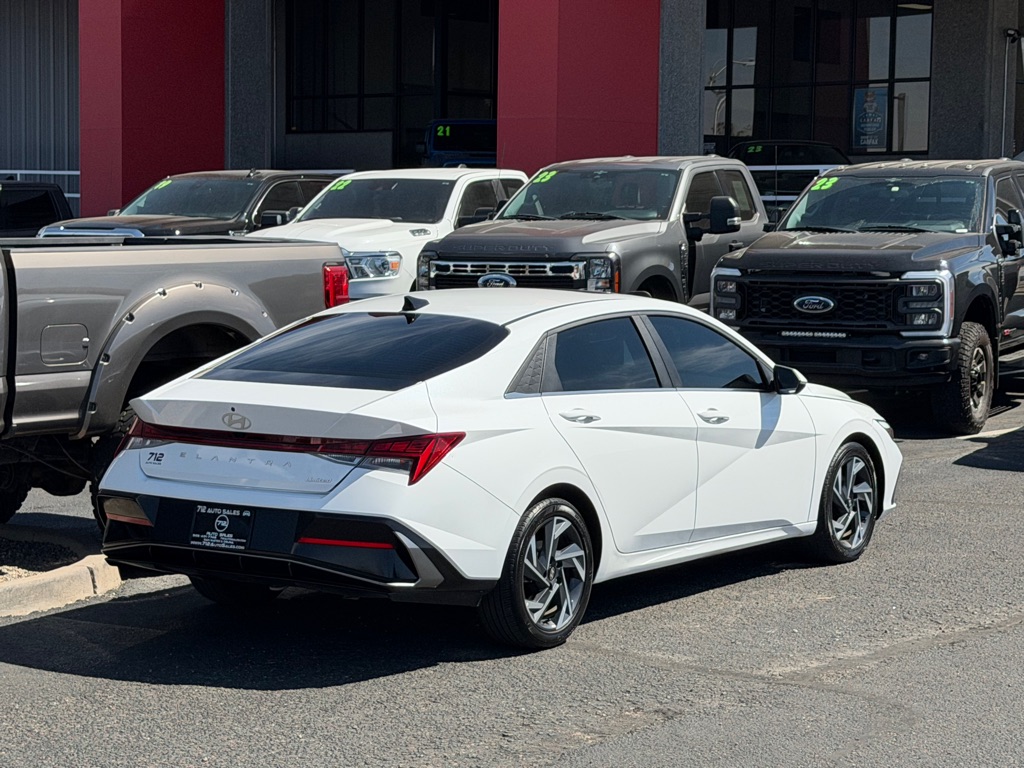 Photo 47 of this HYUNDAI ELANTRA