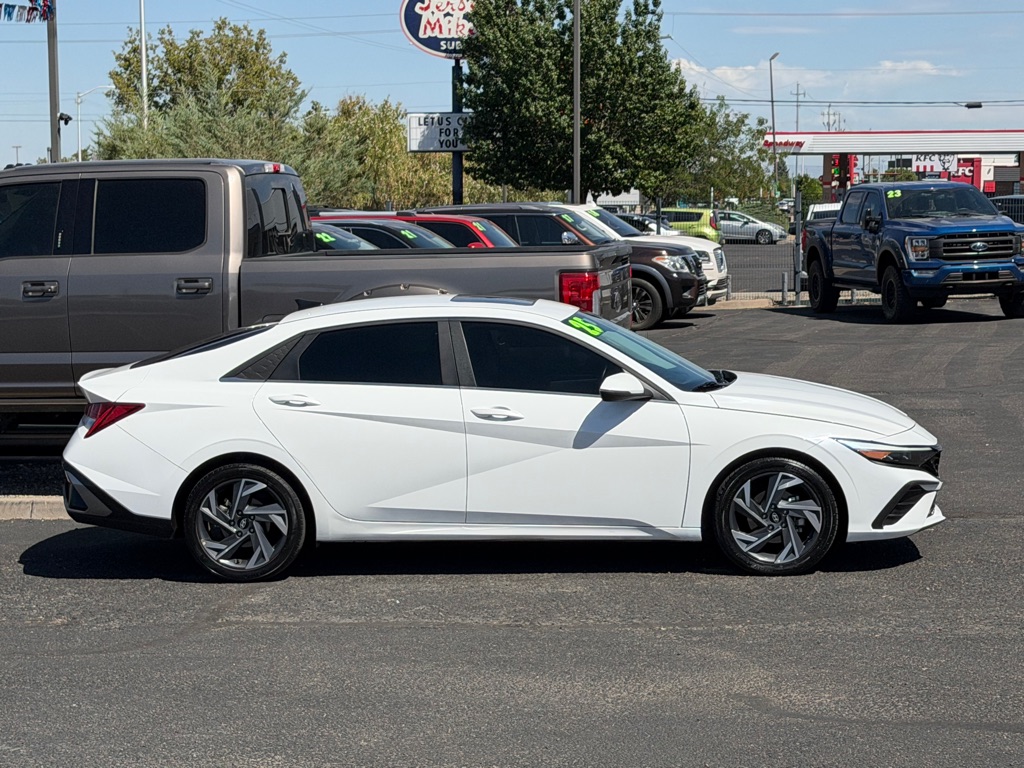 Photo 49 of this HYUNDAI ELANTRA