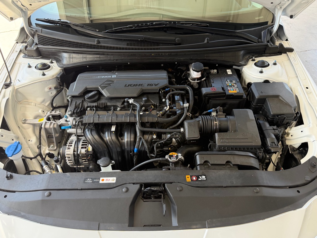 Photo 53 of this HYUNDAI ELANTRA