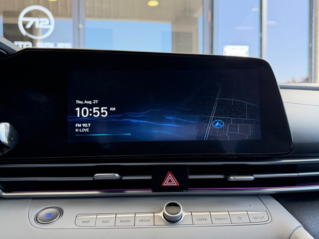 Photo 12 of this HYUNDAI ELANTRA