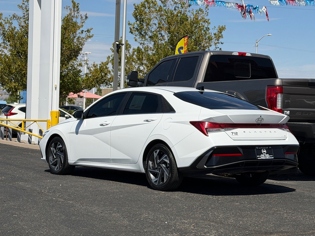 Photo 44 of this HYUNDAI ELANTRA