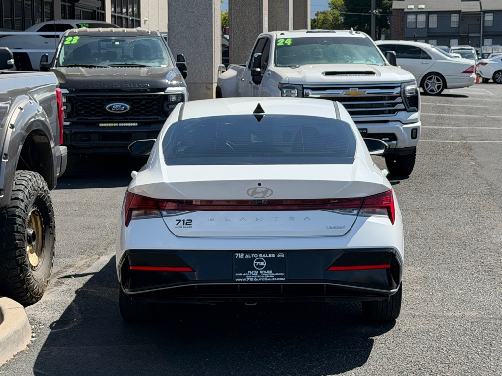 Photo 45 of this HYUNDAI ELANTRA