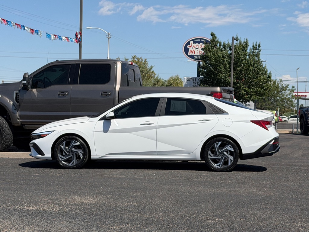 Photo 42 of this HYUNDAI ELANTRA