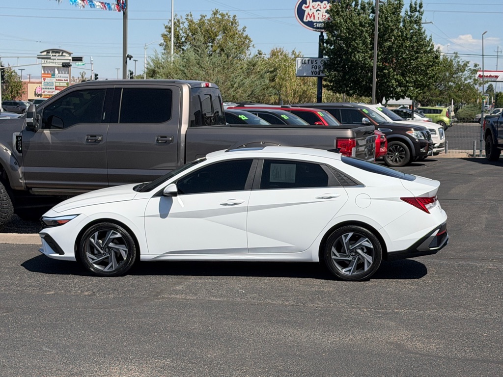 Photo 2 of this HYUNDAI ELANTRA