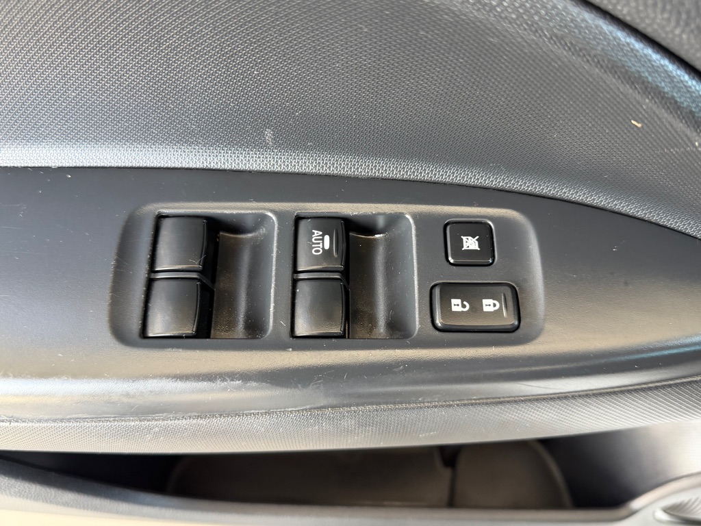Photo 19 of this MITSUBISHI MIRAGE
