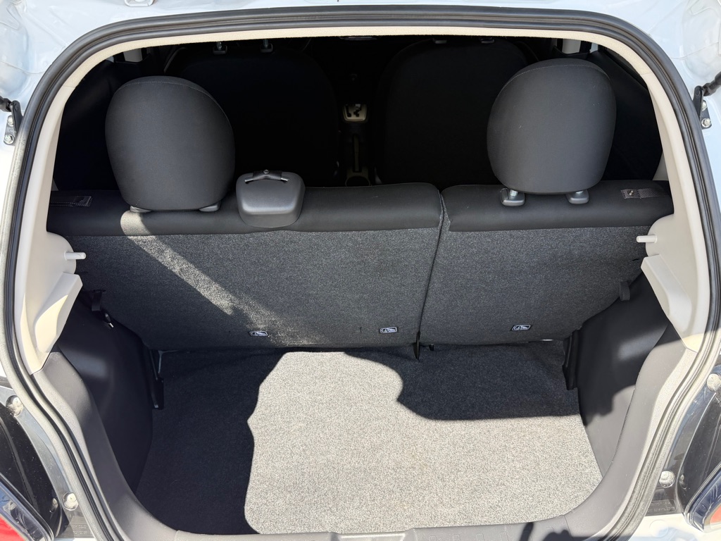 Photo 26 of this MITSUBISHI MIRAGE
