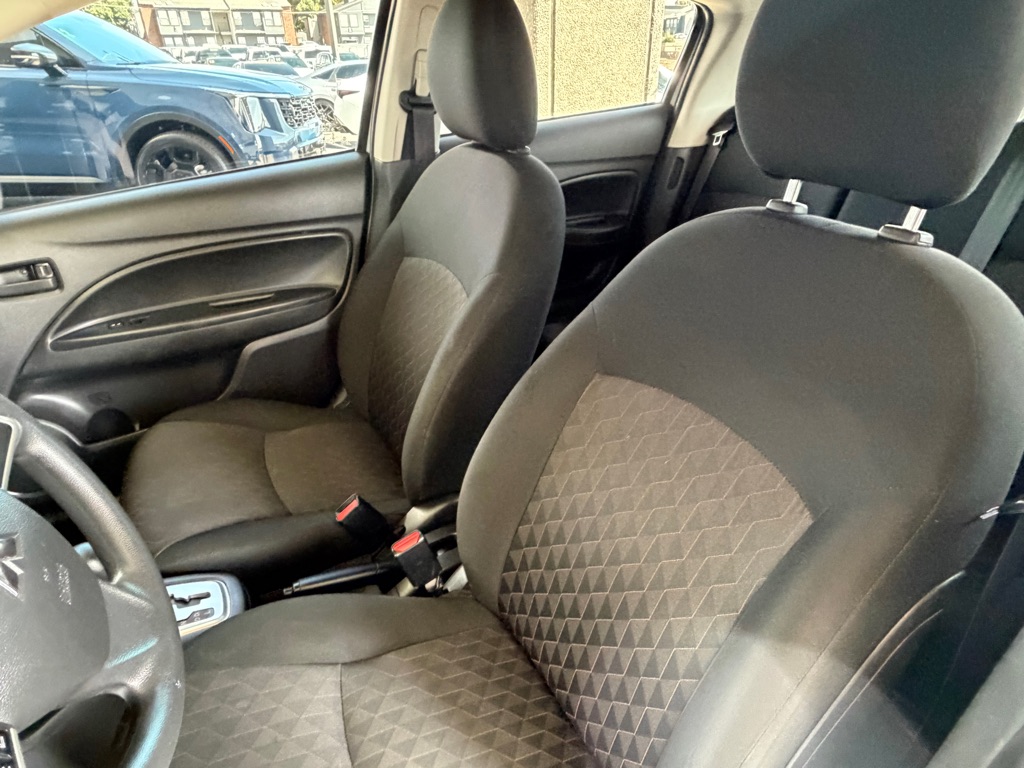 Photo 6 of this MITSUBISHI MIRAGE
