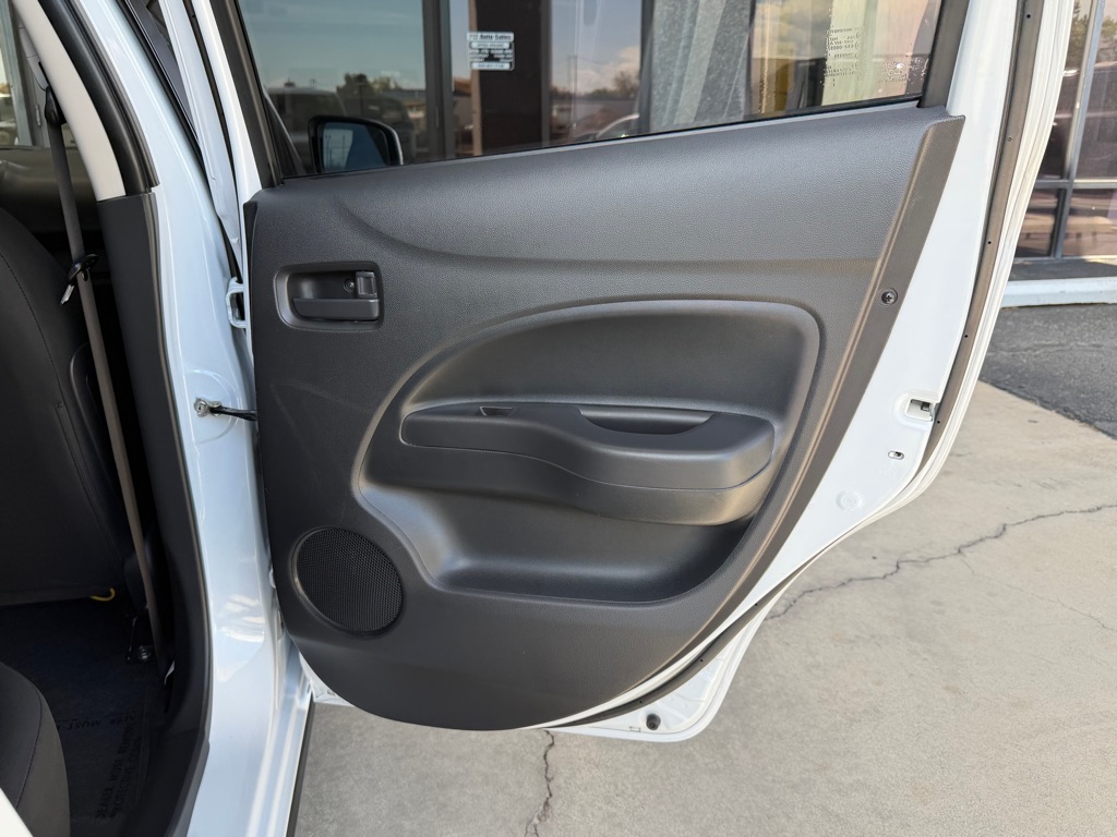 Photo 31 of this MITSUBISHI MIRAGE