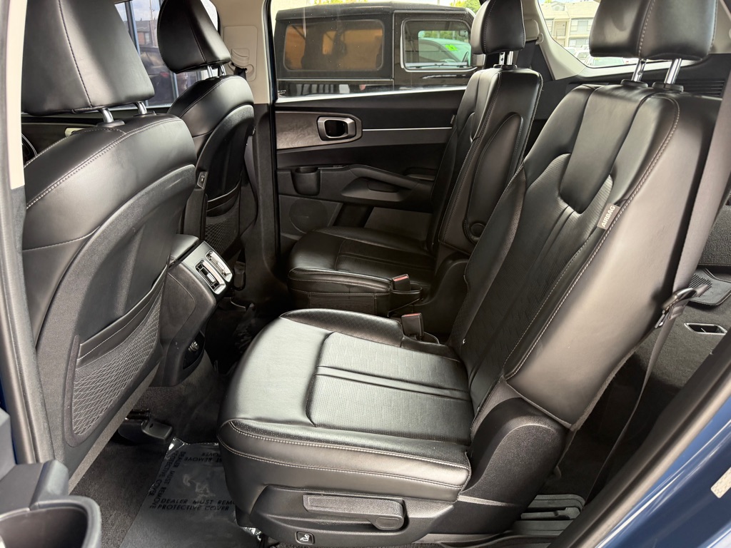 Photo 21 of this KIA SORENTO