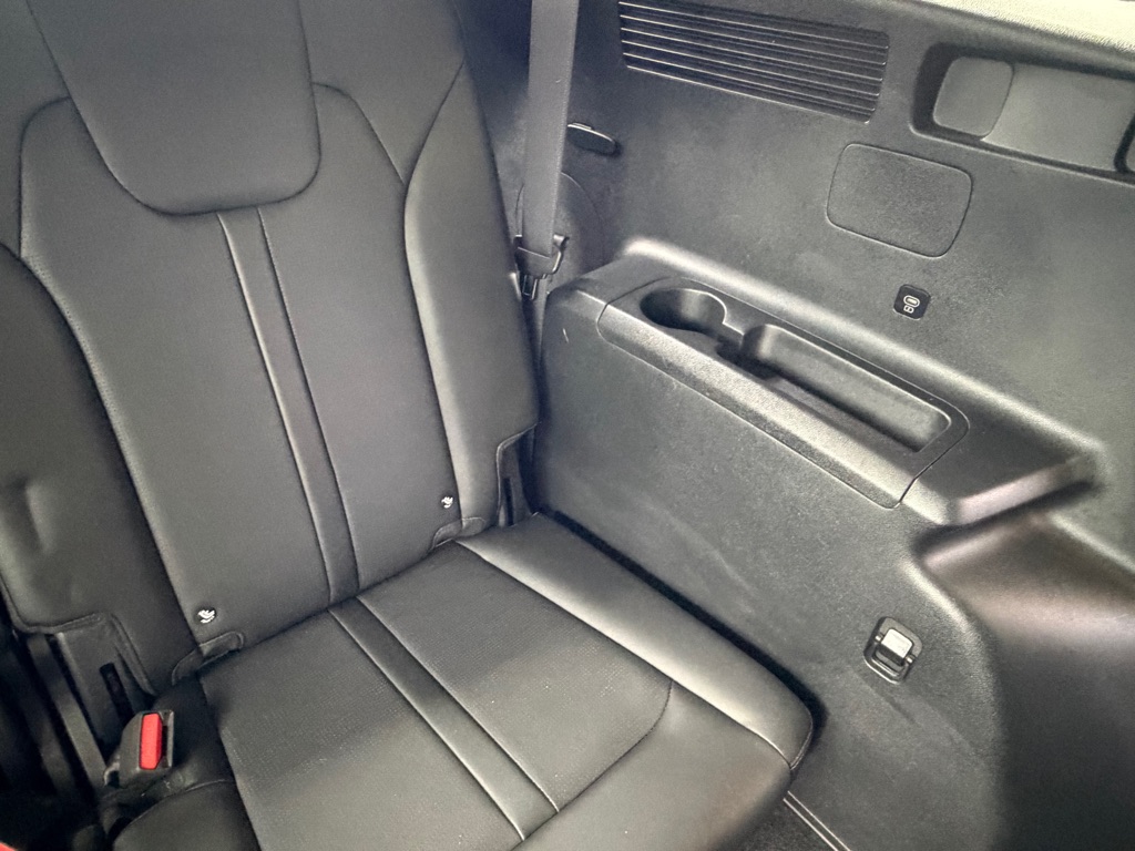 Photo 29 of this KIA SORENTO