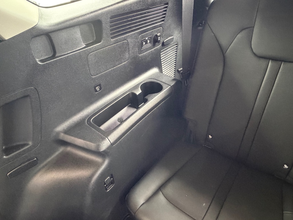 Photo 28 of this KIA SORENTO