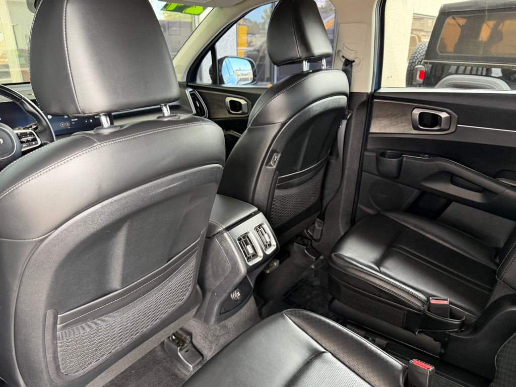 Photo 23 of this KIA SORENTO